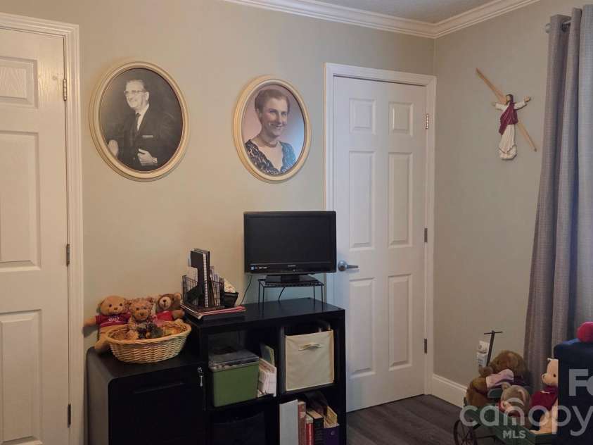 809 Alexander Street, Lincolnton, NC 28092.  MLS# CAR4395562, YatesRealty ID 46489. BR2