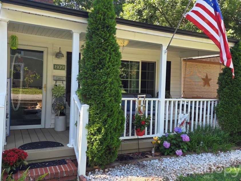 809 Alexander Street, Lincolnton, NC 28092.  MLS# CAR4395562, YatesRealty ID 46489. Covered front porch