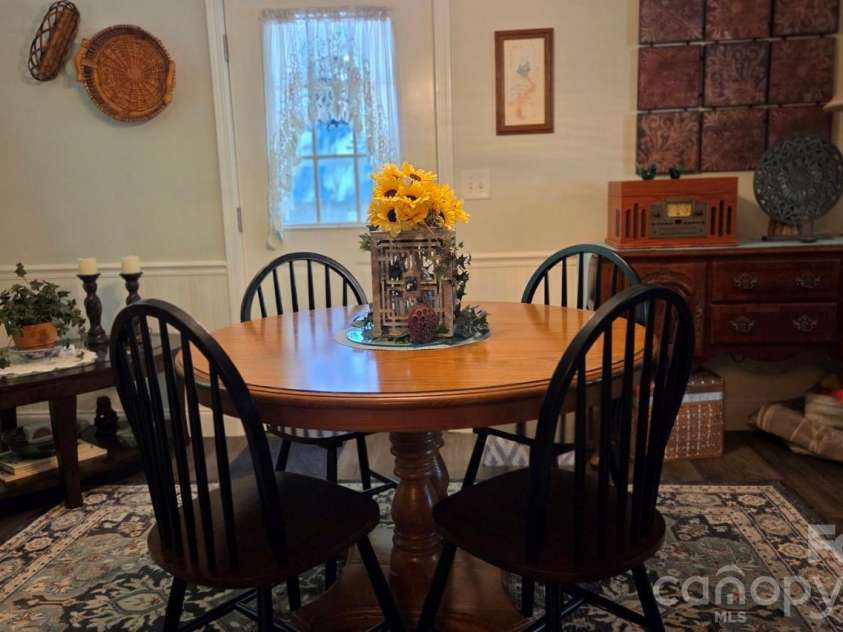 809 Alexander Street, Lincolnton, NC 28092.  MLS# CAR4395562, YatesRealty ID 46489. DR