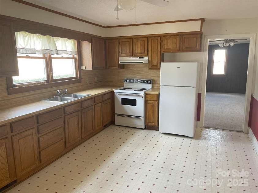 301 Sycamore Street, Pageland, SC 29728.  MLS# CAR4224579, YatesRealty ID 4649. 