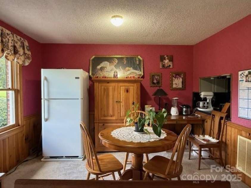 3319 Humphries Road, Shelby, NC 28150.  MLS# CAR4293516, YatesRealty ID 4649. Living/Dining