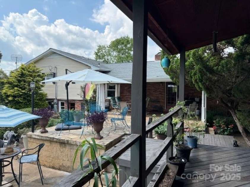 3319 Humphries Road, Shelby, NC 28150.  MLS# CAR4293516, YatesRealty ID 4649. Pool/Guest Quarters
