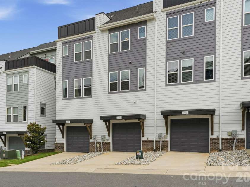 235 Bruns Avenue, Charlotte, NC 28208.  MLS# CAR4398515, YatesRealty ID 46490. 