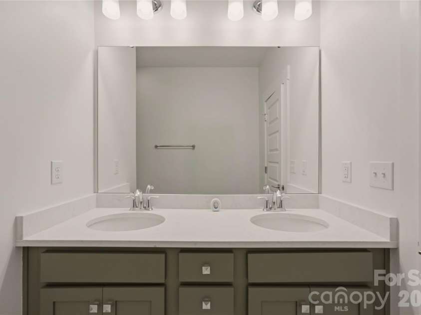 235 Bruns Avenue, Charlotte, NC 28208.  MLS# CAR4398515, YatesRealty ID 46490. 