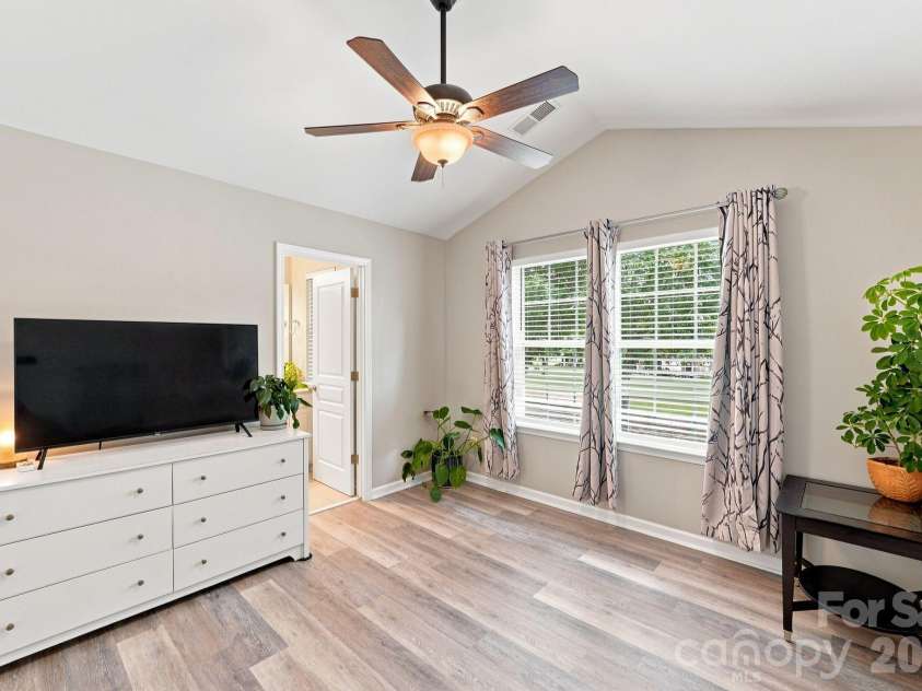 149 Leyton Loop, Mooresville, NC 28117.  MLS# CAR4416765, YatesRealty ID 46491. Primary bedroom
