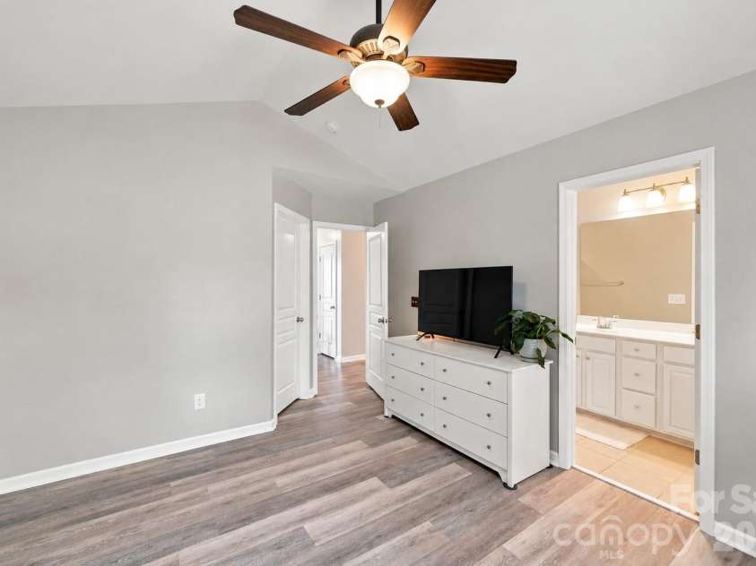 149 Leyton Loop, Mooresville, NC 28117.  MLS# CAR4416765, YatesRealty ID 46491. Primary bedroom