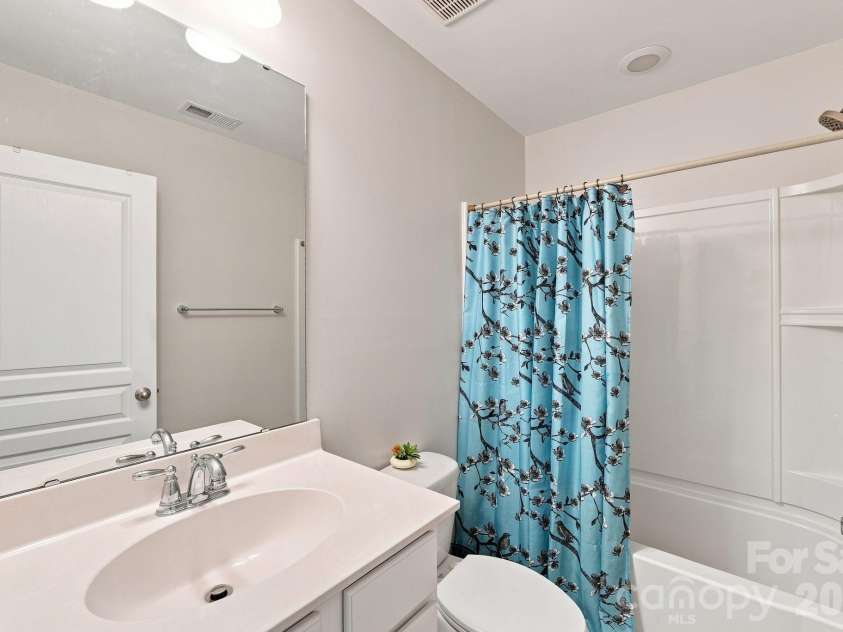149 Leyton Loop, Mooresville, NC 28117.  MLS# CAR4416765, YatesRealty ID 46491. Second full bathroom