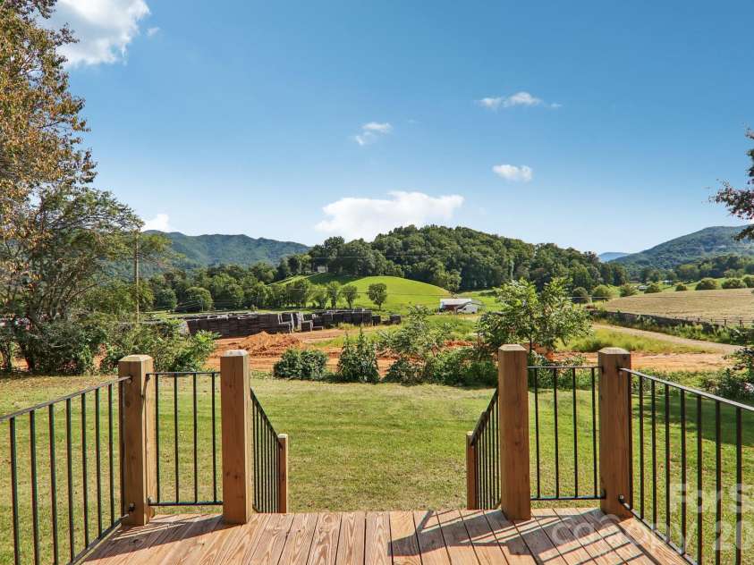 120 Sonoma Road, Waynesville, NC 28786.  MLS# CAR4416940, YatesRealty ID 46494. 