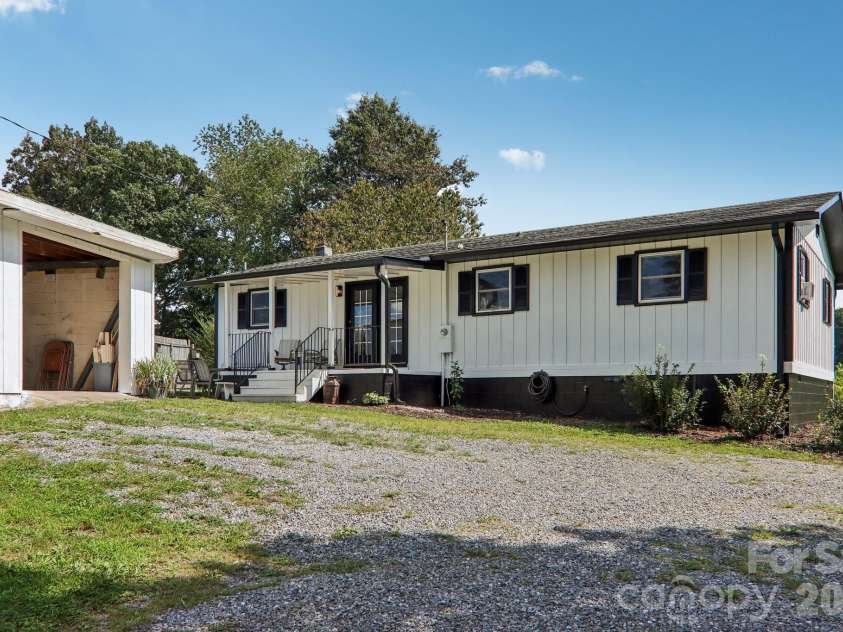 120 Sonoma Road, Waynesville, NC 28786.  MLS# CAR4416940, YatesRealty ID 46494. 
