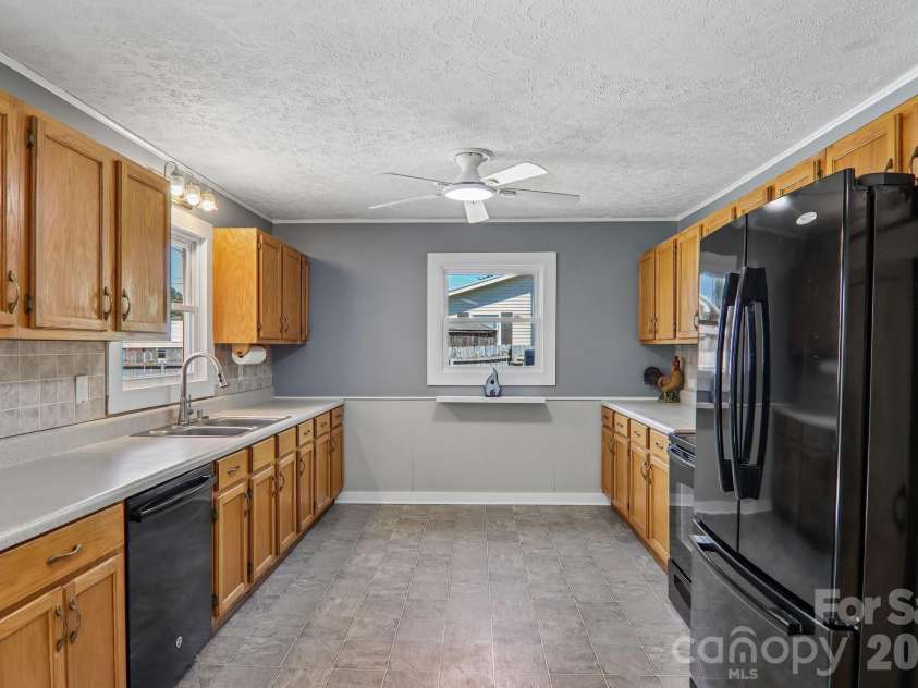 120 Sonoma Road, Waynesville, NC 28786.  MLS# CAR4416940, YatesRealty ID 46494. 