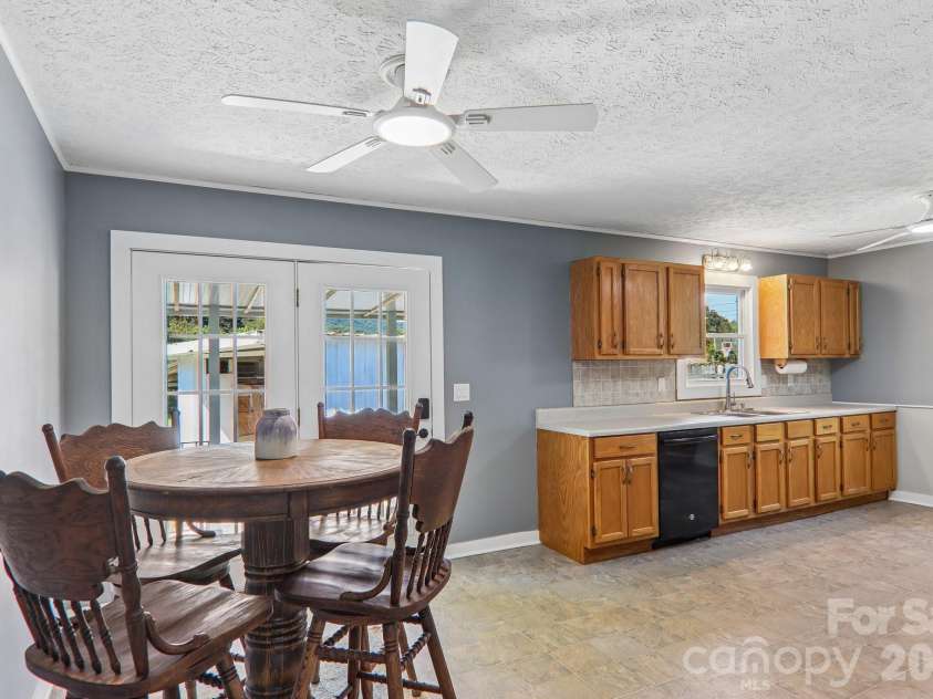 120 Sonoma Road, Waynesville, NC 28786.  MLS# CAR4416940, YatesRealty ID 46494. 