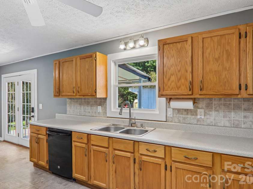 120 Sonoma Road, Waynesville, NC 28786.  MLS# CAR4416940, YatesRealty ID 46494. 