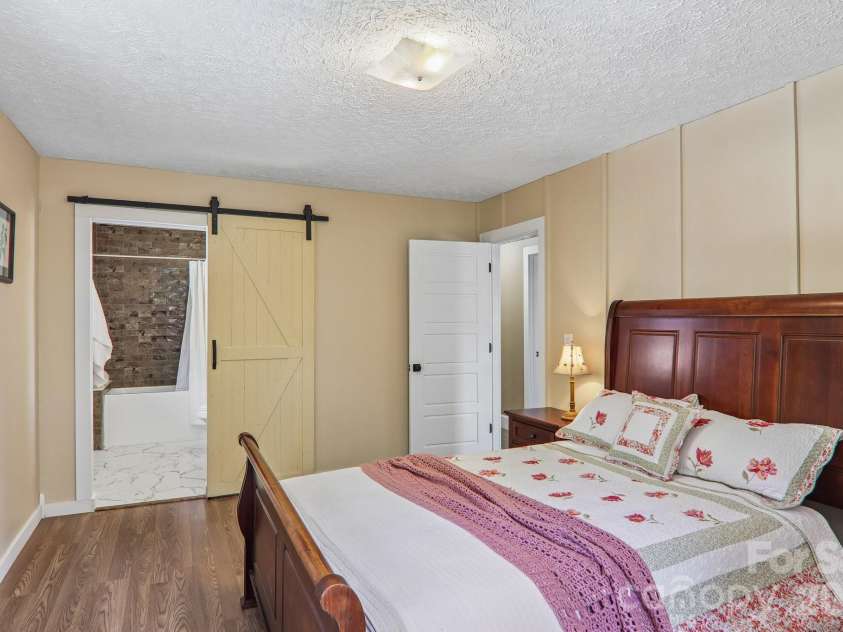 120 Sonoma Road, Waynesville, NC 28786.  MLS# CAR4416940, YatesRealty ID 46494. 
