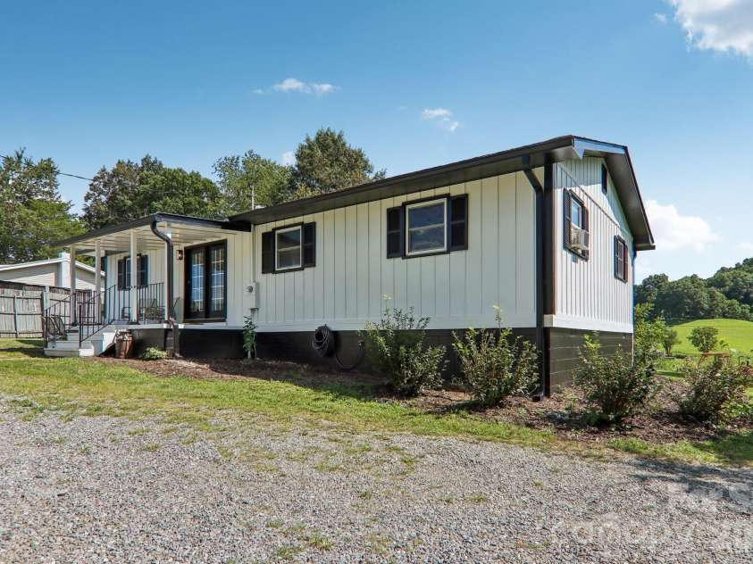120 Sonoma Road, Waynesville, NC 28786.  MLS# CAR4416940, YatesRealty ID 46494. 