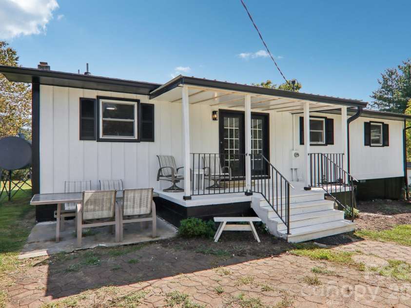 120 Sonoma Road, Waynesville, NC 28786.  MLS# CAR4416940, YatesRealty ID 46494. 