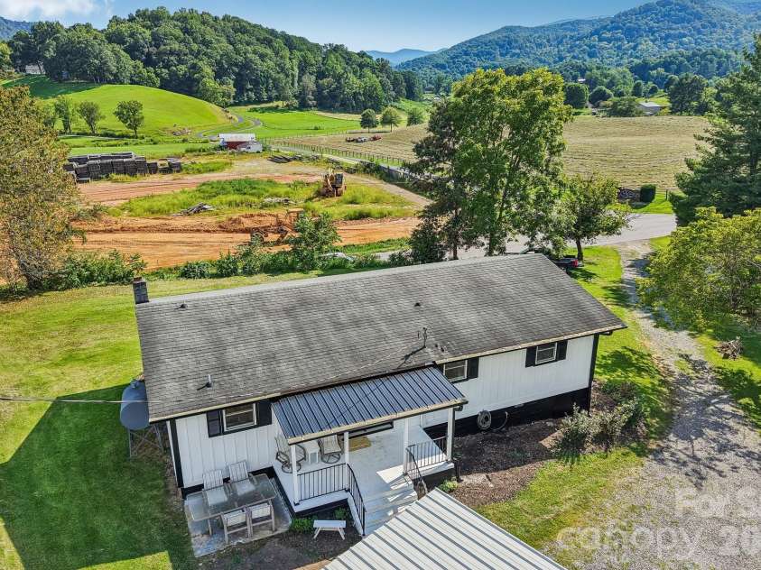 120 Sonoma Road, Waynesville, NC 28786.  MLS# CAR4416940, YatesRealty ID 46494. 