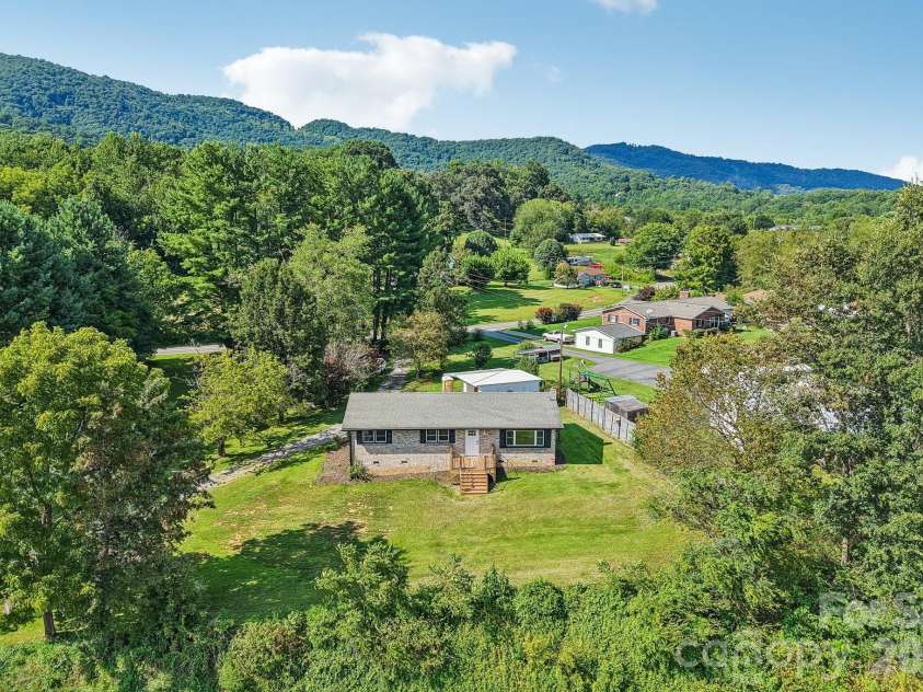 120 Sonoma Road, Waynesville, NC 28786.  MLS# CAR4416940, YatesRealty ID 46494. 