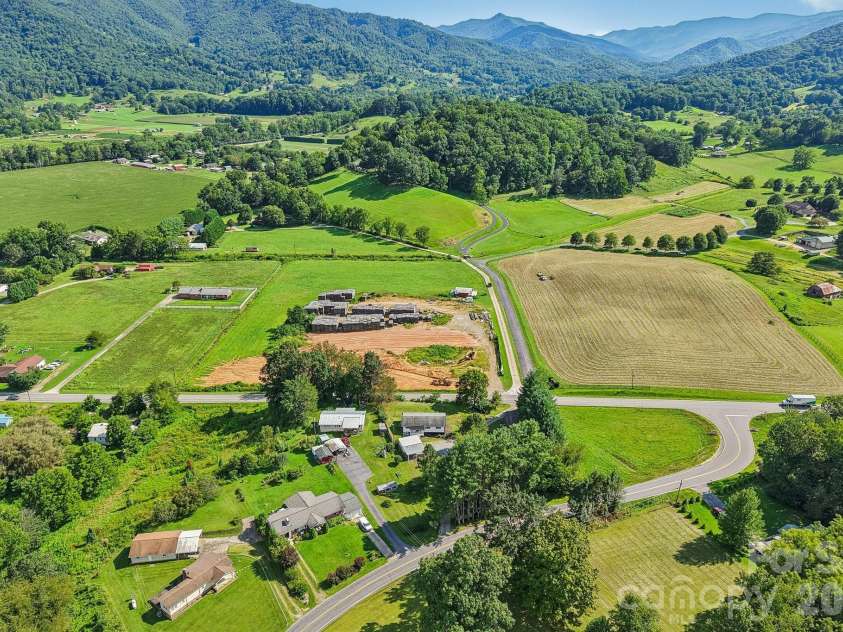 120 Sonoma Road, Waynesville, NC 28786.  MLS# CAR4416940, YatesRealty ID 46494. 