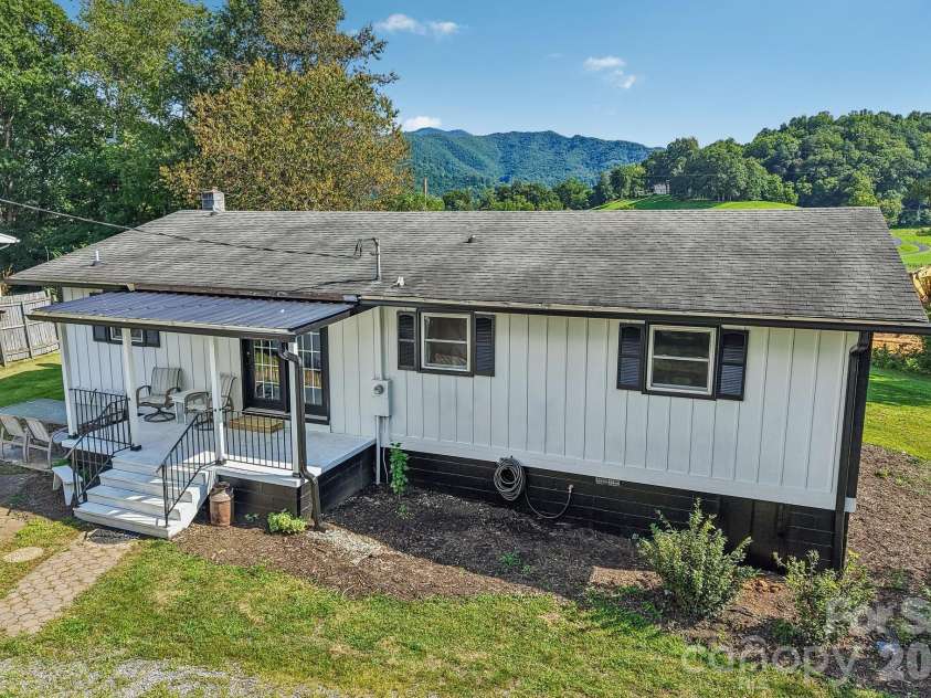 120 Sonoma Road, Waynesville, NC 28786.  MLS# CAR4416940, YatesRealty ID 46494. 