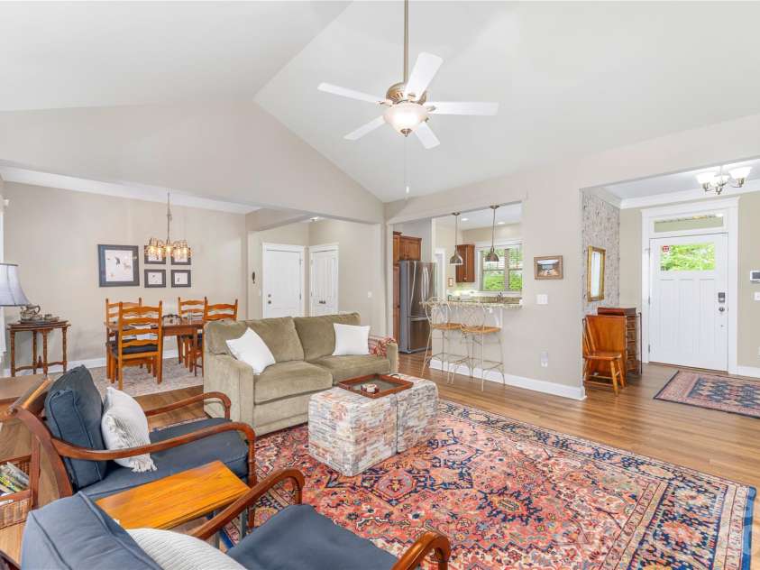 308 Fennel Dun Circle, Biltmore Lake, NC 28715.  MLS# CAR4417484, YatesRealty ID 46495. 