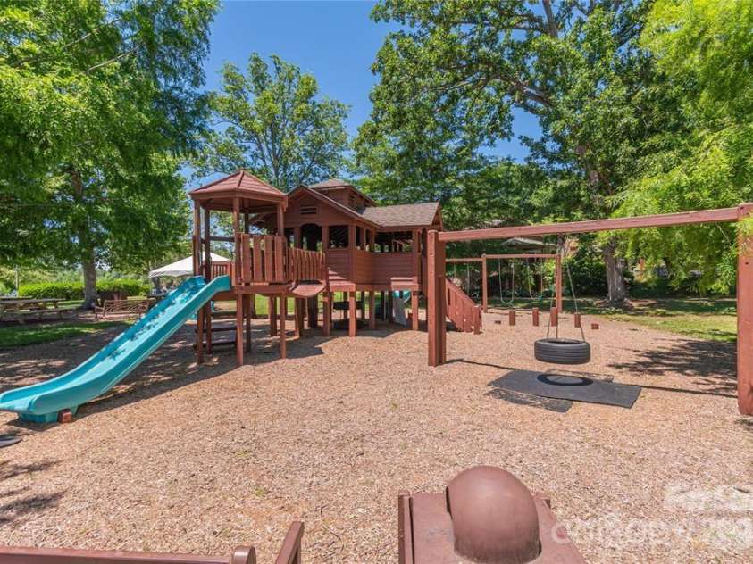 308 Fennel Dun Circle, Biltmore Lake, NC 28715.  MLS# CAR4417484, YatesRealty ID 46495. 