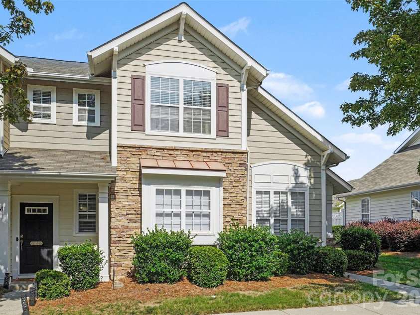 1148 Drummond Lane, Matthews, NC 28104.  MLS# CAR4416165, YatesRealty ID 46496. 
