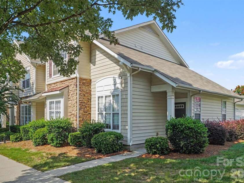 1148 Drummond Lane, Matthews, NC 28104.  MLS# CAR4416165, YatesRealty ID 46496. 