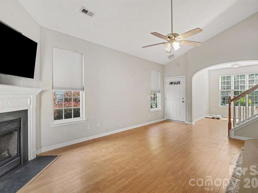 1148 Drummond Lane, Matthews, NC 28104.  MLS# CAR4416165, YatesRealty ID 46496. 