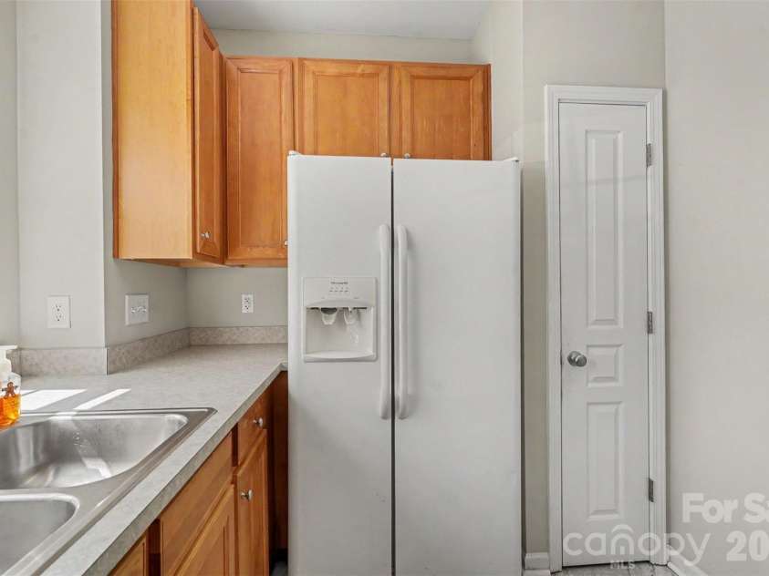 1148 Drummond Lane, Matthews, NC 28104.  MLS# CAR4416165, YatesRealty ID 46496. 