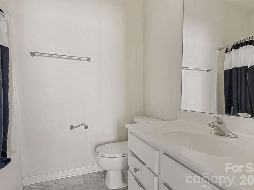 1148 Drummond Lane, Matthews, NC 28104.  MLS# CAR4416165, YatesRealty ID 46496. 