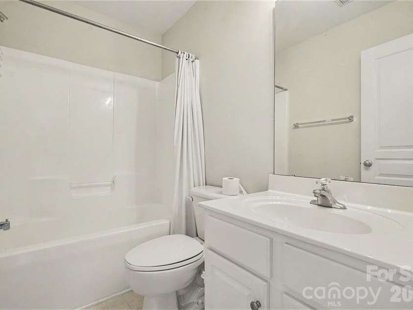 1148 Drummond Lane, Matthews, NC 28104.  MLS# CAR4416165, YatesRealty ID 46496. 