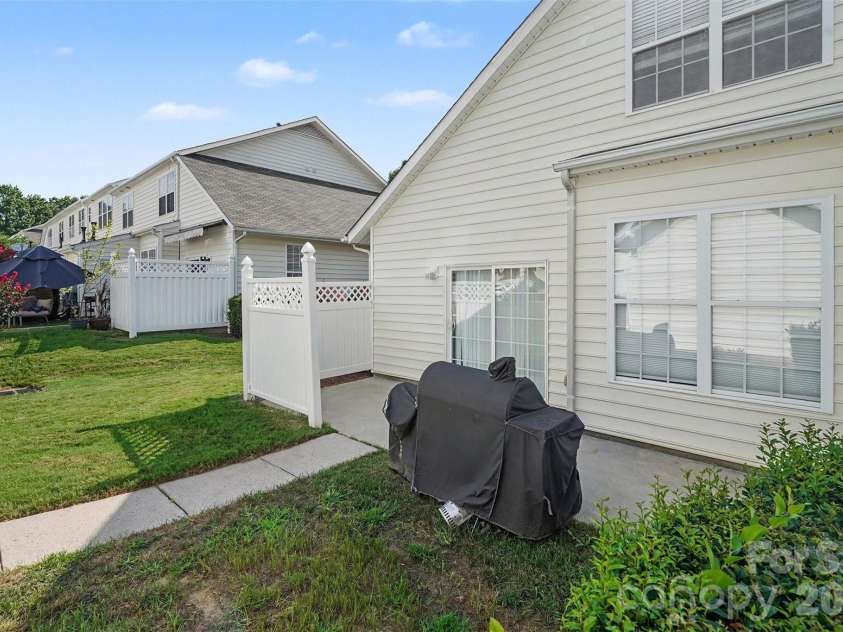 1148 Drummond Lane, Matthews, NC 28104.  MLS# CAR4416165, YatesRealty ID 46496. 