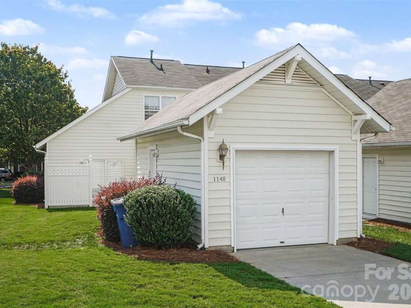 1148 Drummond Lane, Matthews, NC 28104.  MLS# CAR4416165, YatesRealty ID 46496. 