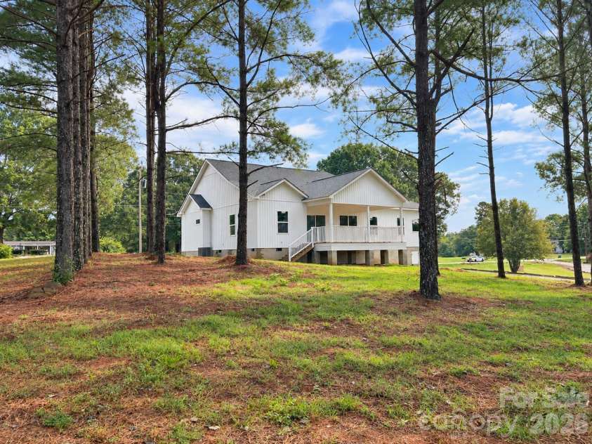 1569 Ridge Road, Salisbury, NC 28144.  MLS# CAR4383289, YatesRealty ID 46498. 