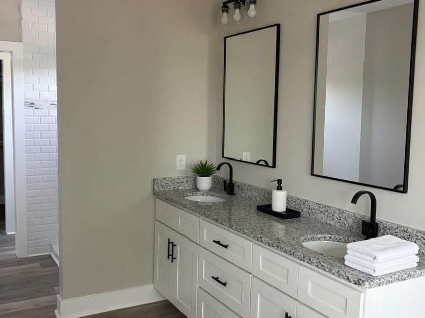 1569 Ridge Road, Salisbury, NC 28144.  MLS# CAR4383289, YatesRealty ID 46498. Primary Bath