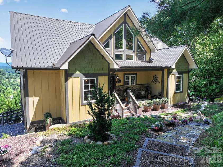 100 Brookstone Mountain Trail, Franklin, NC 28734.  MLS# CAR4417171, YatesRealty ID 46499. 
