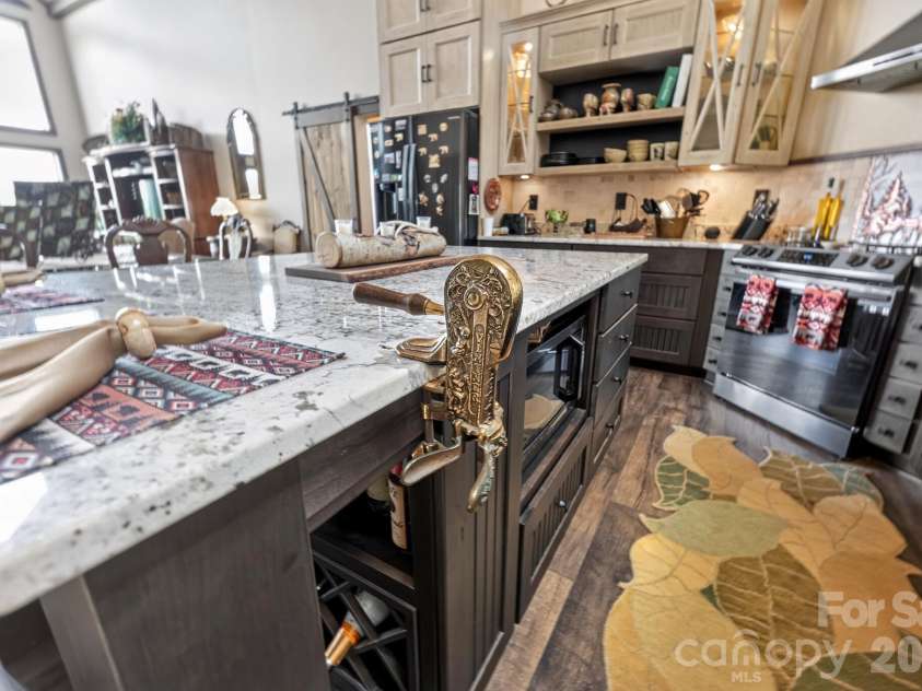 100 Brookstone Mountain Trail, Franklin, NC 28734.  MLS# CAR4417171, YatesRealty ID 46499. 