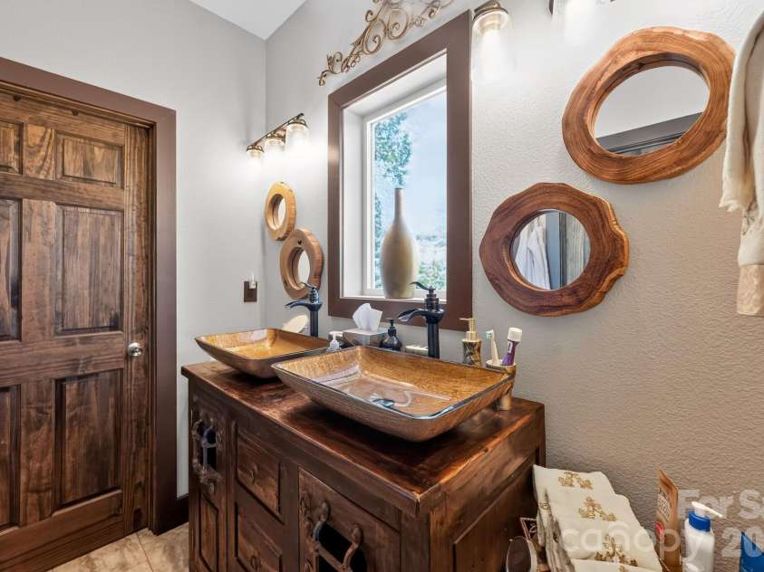 100 Brookstone Mountain Trail, Franklin, NC 28734.  MLS# CAR4417171, YatesRealty ID 46499. 
