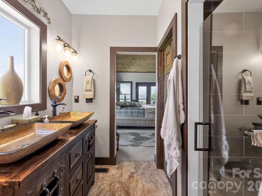 100 Brookstone Mountain Trail, Franklin, NC 28734.  MLS# CAR4417171, YatesRealty ID 46499. 