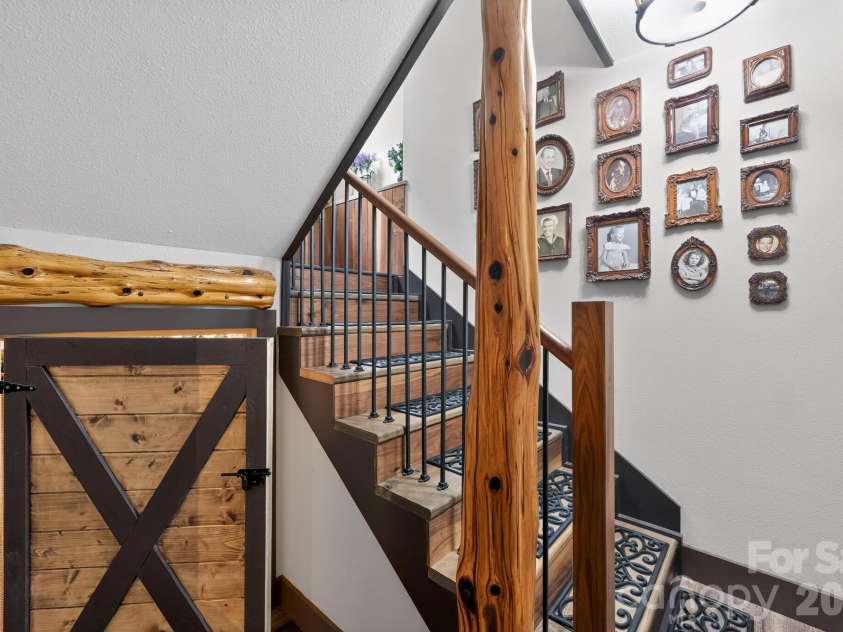 100 Brookstone Mountain Trail, Franklin, NC 28734.  MLS# CAR4417171, YatesRealty ID 46499. 