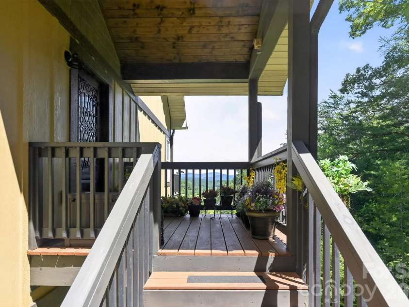 100 Brookstone Mountain Trail, Franklin, NC 28734.  MLS# CAR4417171, YatesRealty ID 46499. 