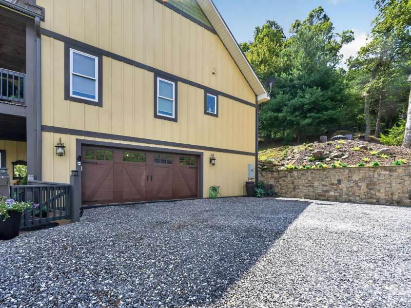 100 Brookstone Mountain Trail, Franklin, NC 28734.  MLS# CAR4417171, YatesRealty ID 46499. 