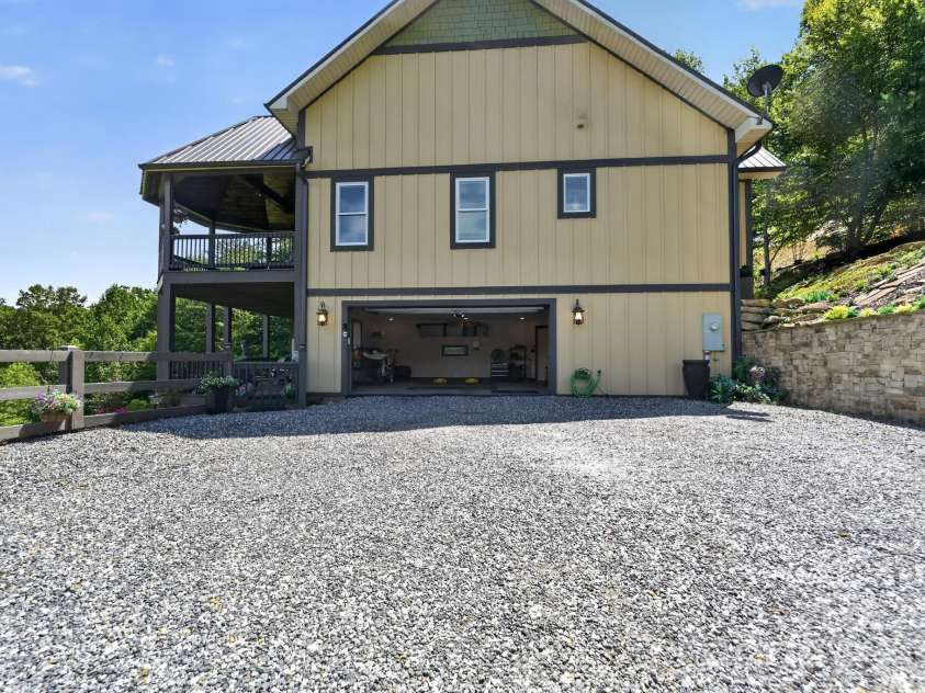 100 Brookstone Mountain Trail, Franklin, NC 28734.  MLS# CAR4417171, YatesRealty ID 46499. 