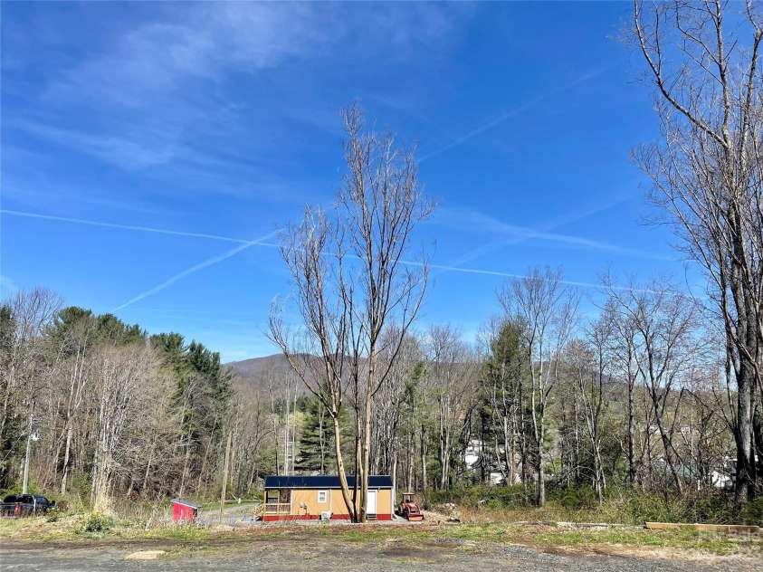 195 Trinity Lane, Jefferson, NC 28640.  MLS# CAR4020279, YatesRealty ID 465. 