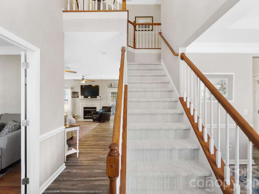 6904 Reedy Creek Road, Charlotte, NC 28215.  MLS# CAR4335977, YatesRealty ID 4650. 