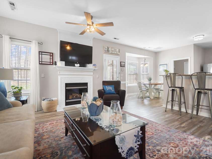 6904 Reedy Creek Road, Charlotte, NC 28215.  MLS# CAR4335977, YatesRealty ID 4650. 