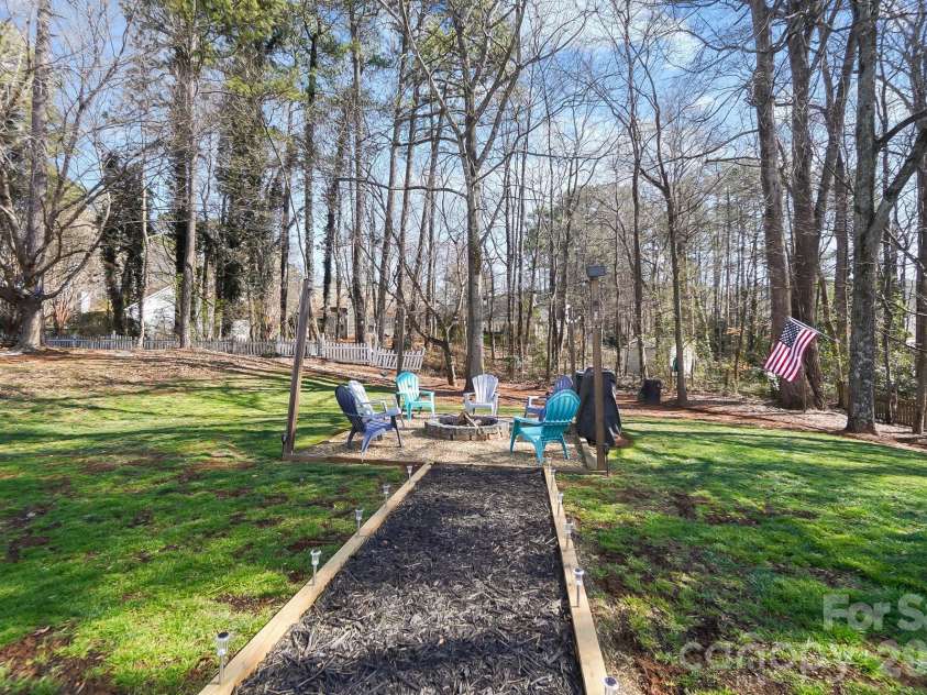 6904 Reedy Creek Road, Charlotte, NC 28215.  MLS# CAR4335977, YatesRealty ID 4650. 