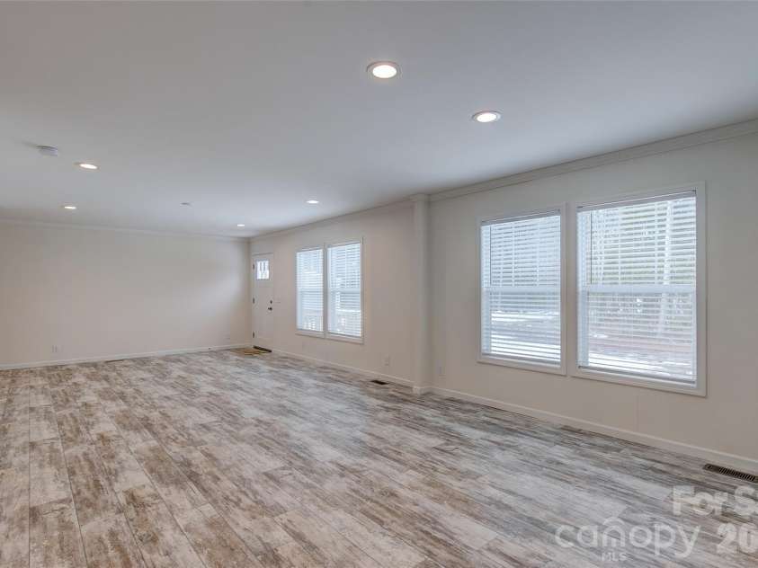 978 Old York Road, Chester, SC 29706.  MLS# CAR4343132, YatesRealty ID 4650. 
