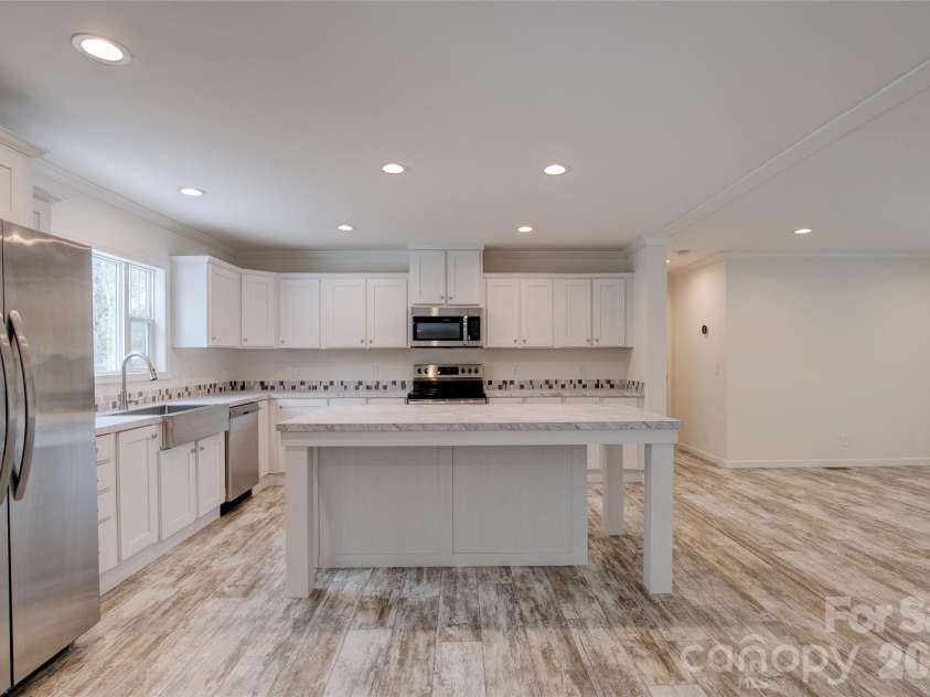 978 Old York Road, Chester, SC 29706.  MLS# CAR4343132, YatesRealty ID 4650. 