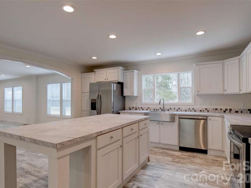 978 Old York Road, Chester, SC 29706.  MLS# CAR4343132, YatesRealty ID 4650. 